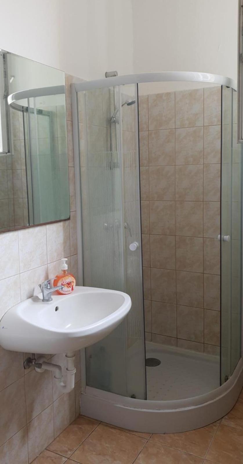White Ship Apartman Budapest Eksteriør bilde